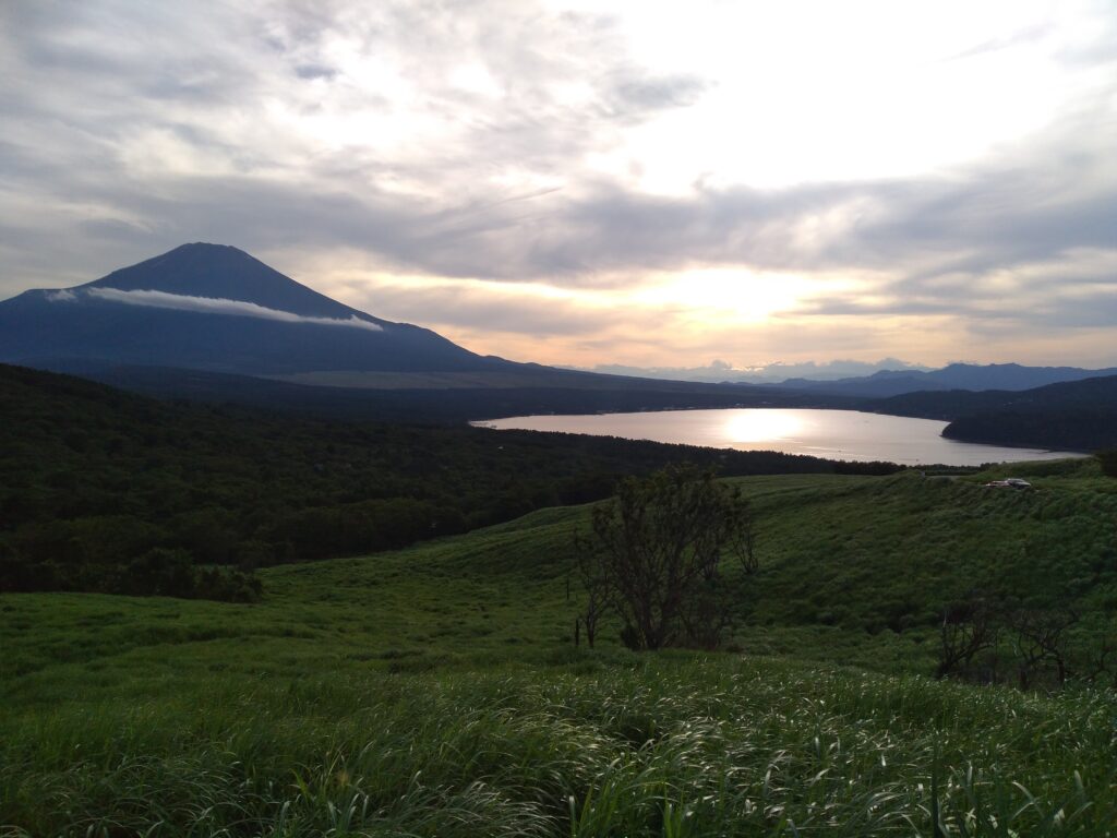 富士と山中と夕日