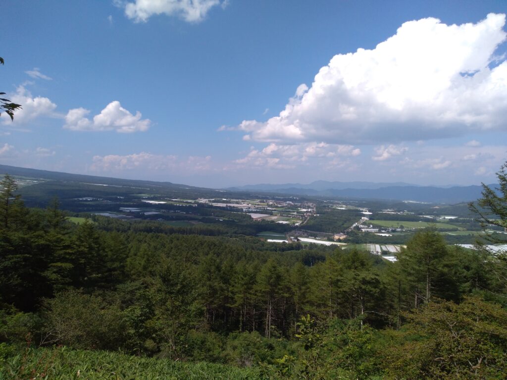 14時09分飯盛山登山道