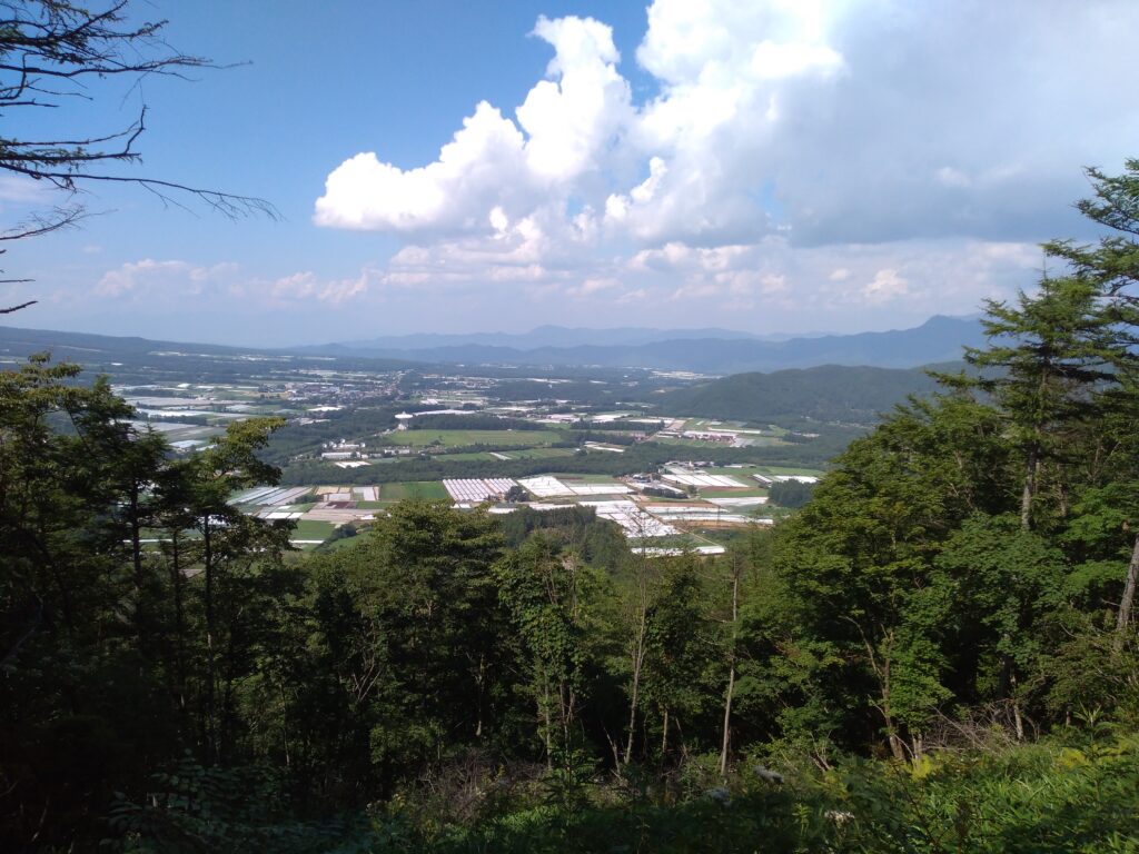 14時31分飯盛山登山道