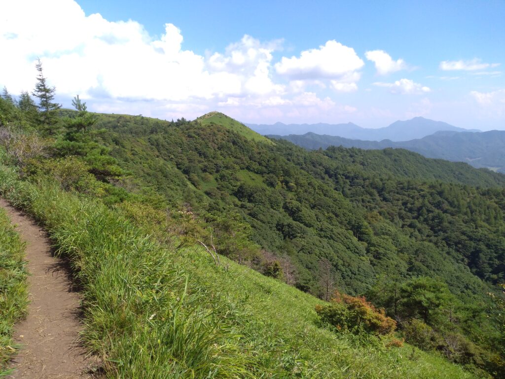 14時34分飯盛山登山道