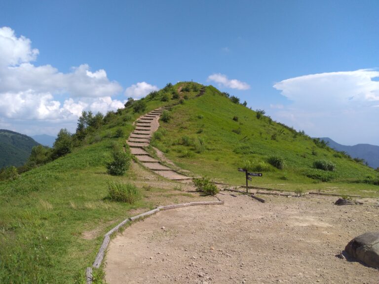 長野県南牧村の飯盛山（めしもりやま）