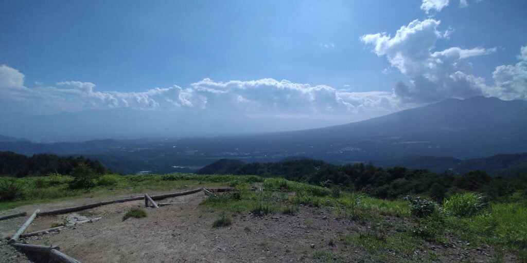 14時50分飯盛山登山道