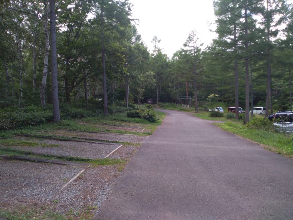 長野県南佐久郡佐久穂町
八千穂レイクの駐車場１